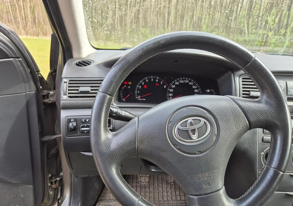 Toyota Corolla cena 7500 przebieg: 311000, rok produkcji 2003 z Strzelce Opolskie małe 121